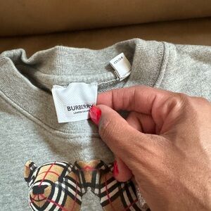 Children’s Burberry sweat shirt